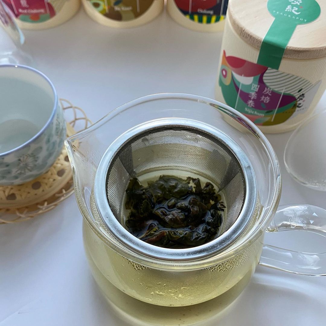 【化粧箱入り】四季シリーズ(茶葉50g缶)2種セット(四季春茶/紅烏龍茶)